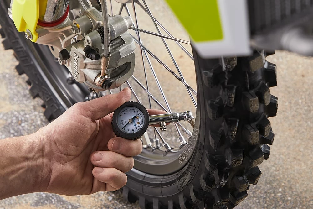 Certified Low-Pressure Tire Gauge, 0-20 PSI - Image 4